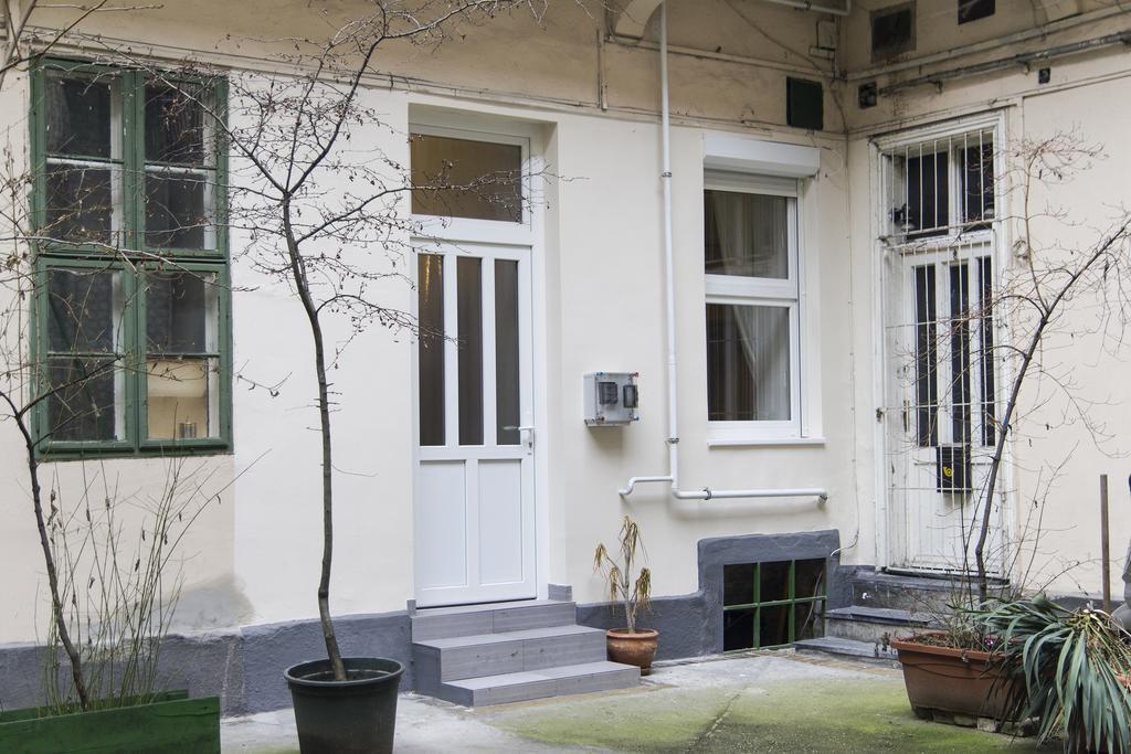Ava'S Champagne Studio City Center-Andrash Street King Street Budapest Exterior foto