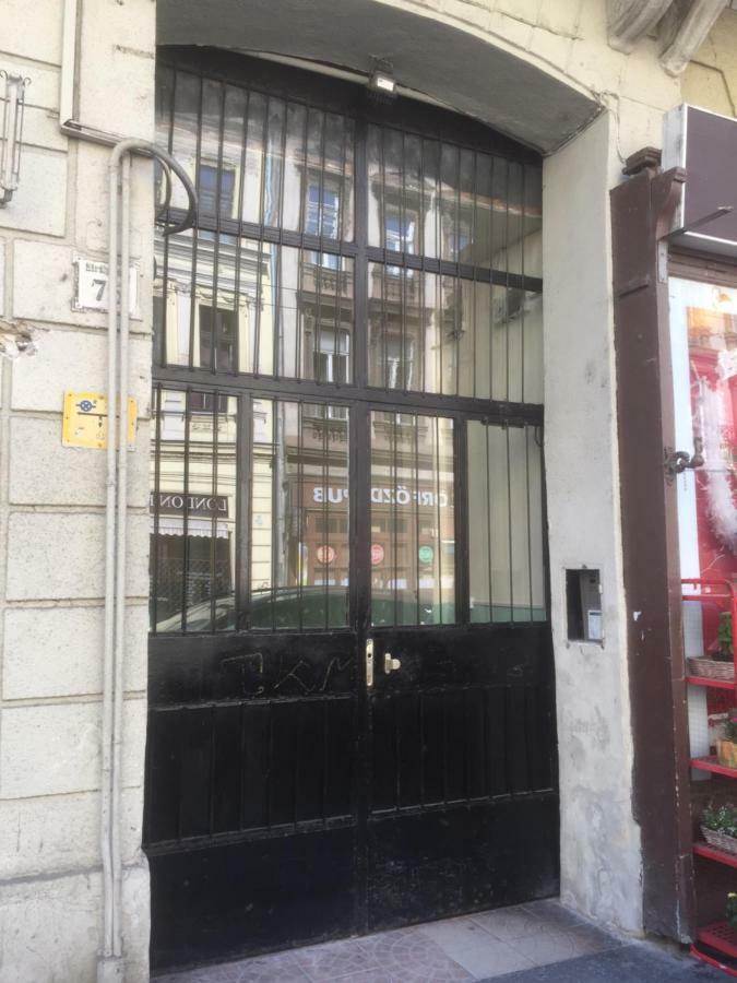 Ava'S Champagne Studio City Center-Andrash Street King Street Budapest Exterior foto