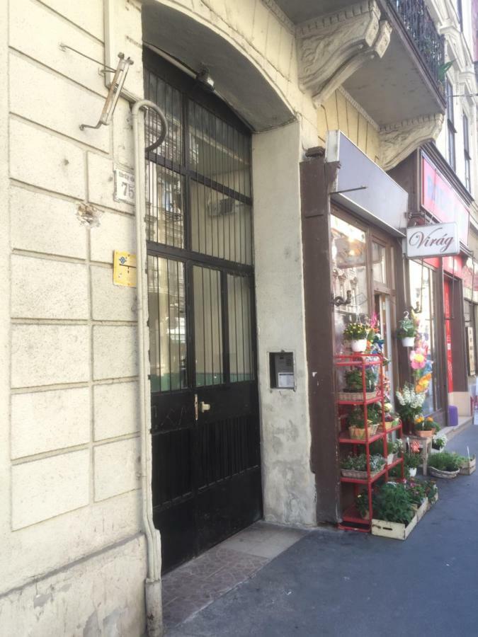 Ava'S Champagne Studio City Center-Andrash Street King Street Budapest Exterior foto